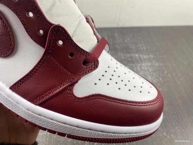 Kicktheory Jordan OG Air High Red DZ5485-160 1 Team 0807